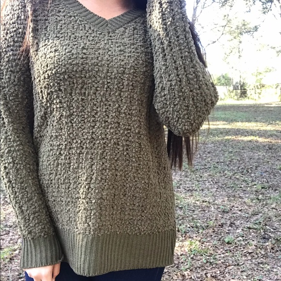 << Olive Green Popcorn Sweater >> - Picture 2 of 6
